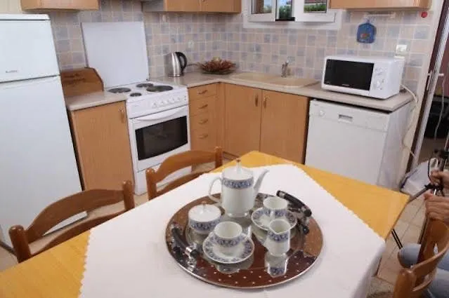 Poseidon Apartmanhotel Szpartiá