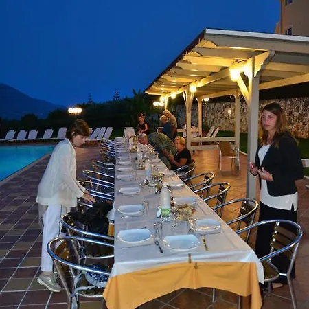 Poseidon Aparthotel 4*